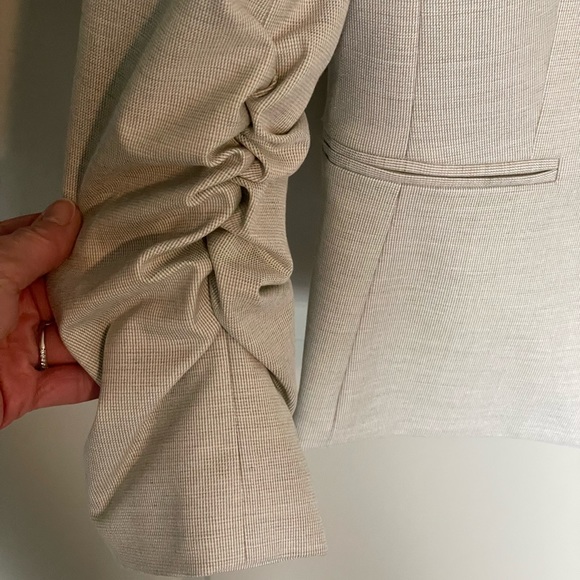 SOLD NWT Antonio Melani Women’s Suit Jacket Size 10 Neutral Color - Picture 3 of 7